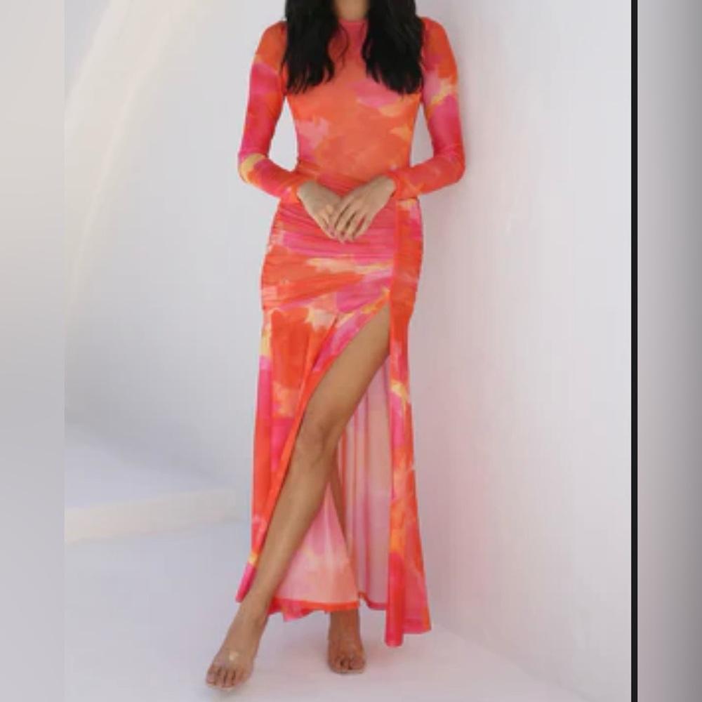 RUNAWAY Olivia
Maxi Dress
Orange Floral